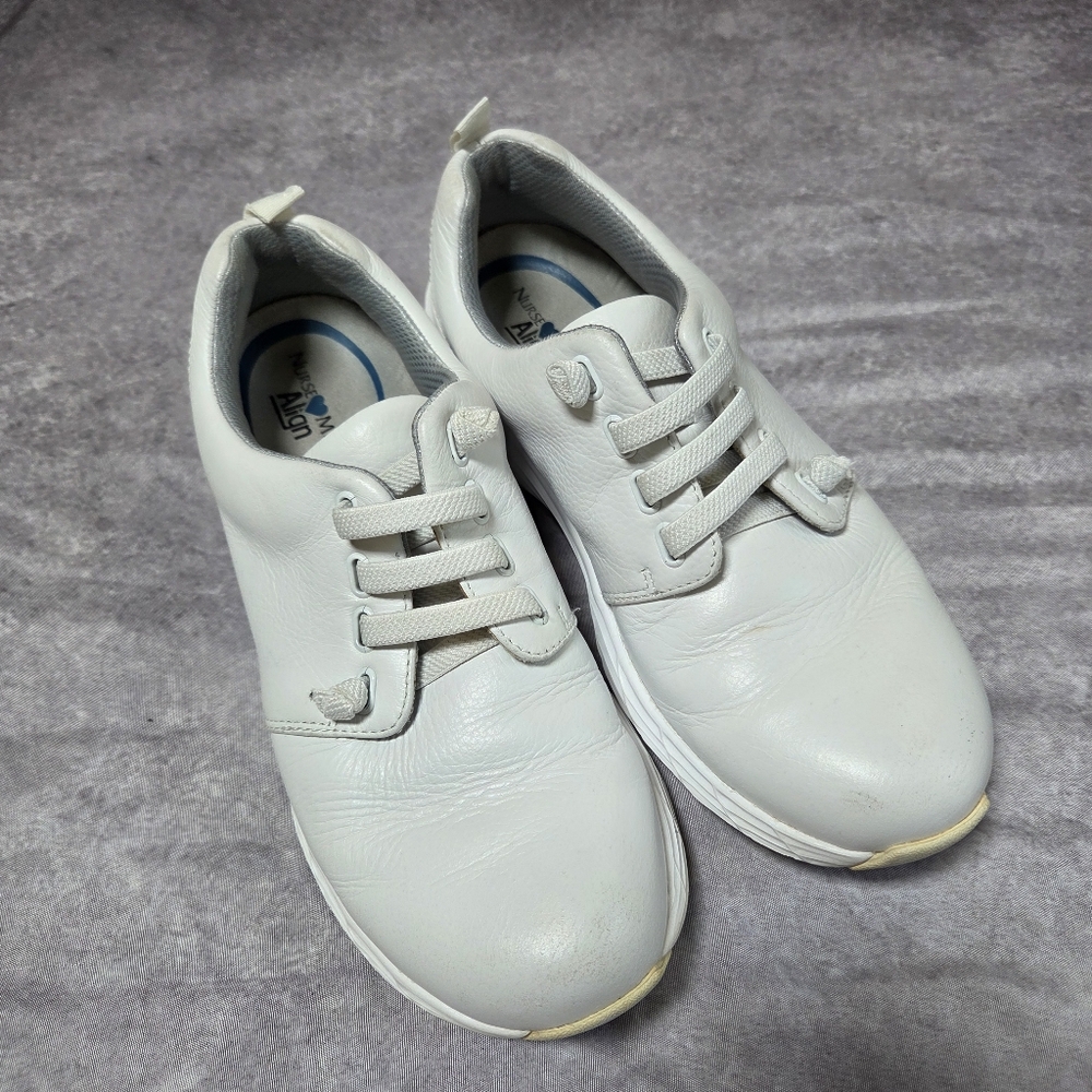 Nurse Mates Women's Align Velocity Lace-Up Slip-Resistant Shoes White Size 7M
